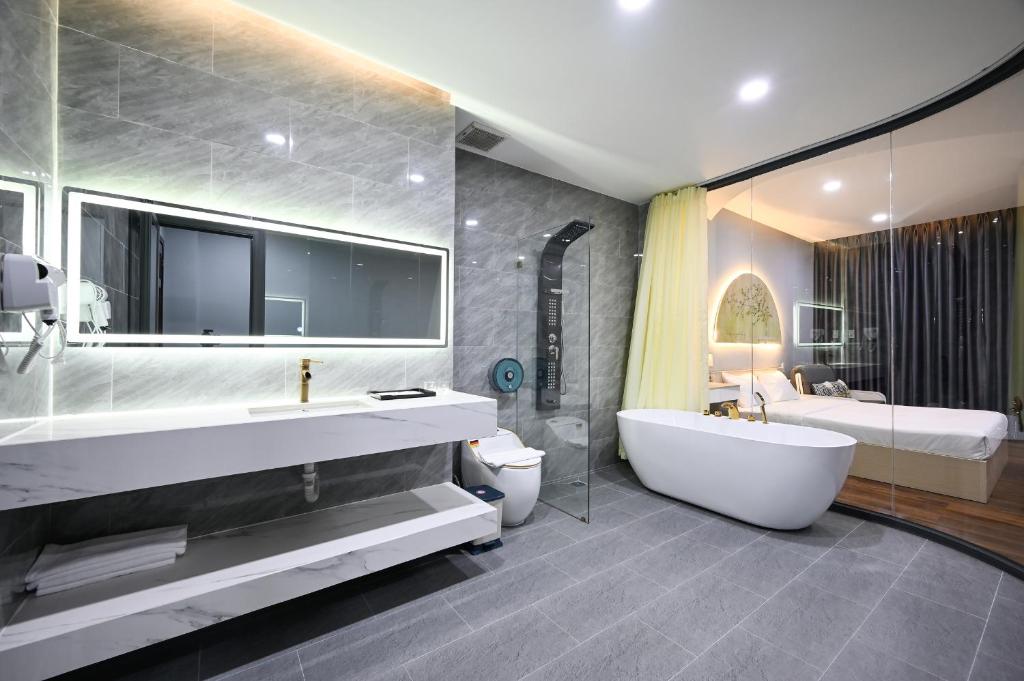 Sunrise Airport Hotel