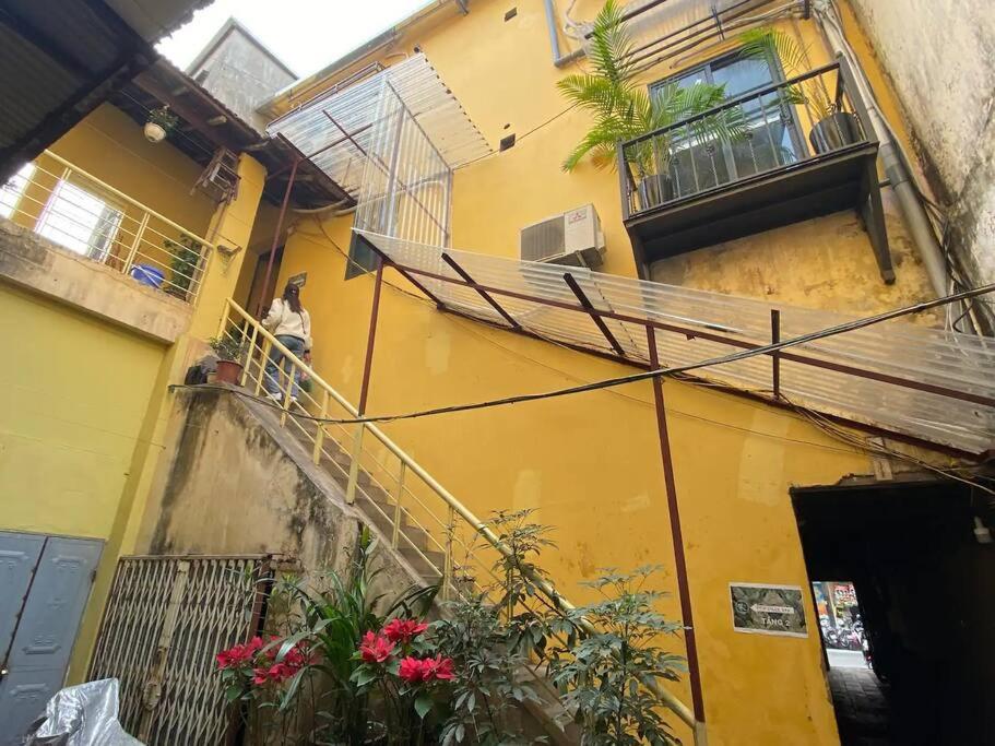 OldQuarter, Balcony, Peaceful, Netflix