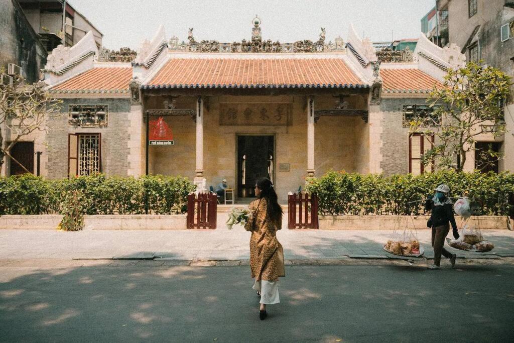 OldQuarter, Balcony, Peaceful, Netflix