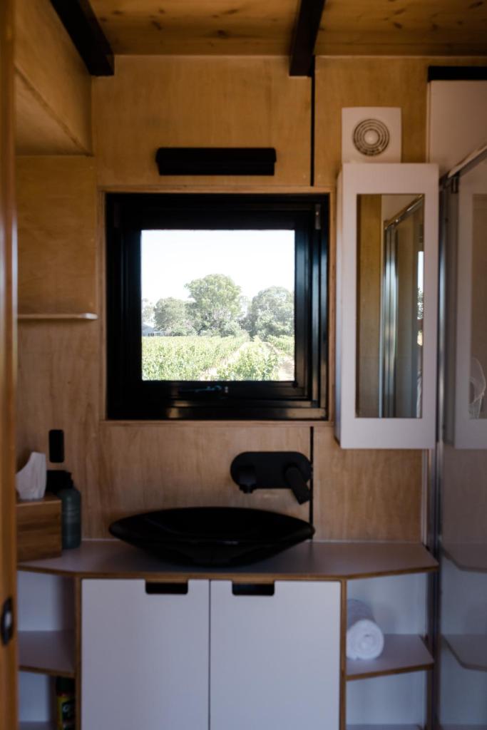 Jones Winery Tiny House on the Vineyard, Rutherglen - Off Grid photo 1