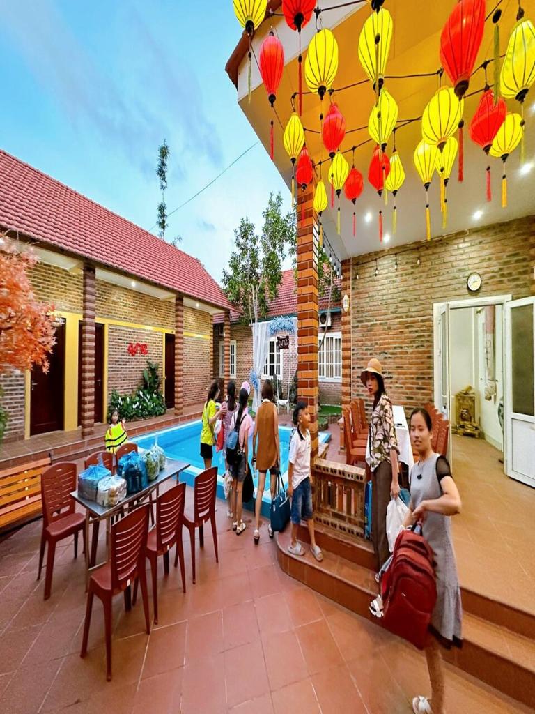 Homestay 8 ngủ bể bơi riêng - Tuần Châu