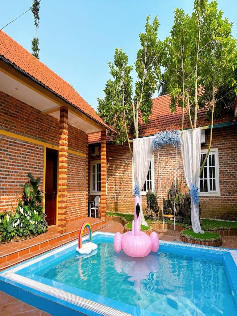 Homestay 8 ngủ bể bơi riêng - Tuần Châu