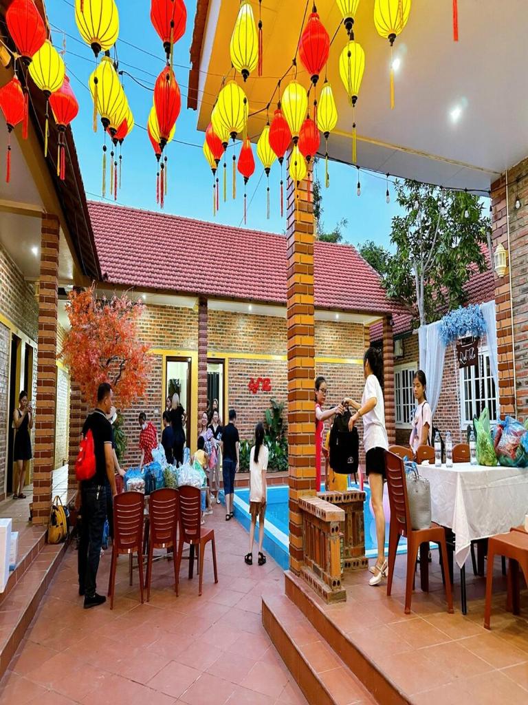 Homestay 8 ngủ bể bơi riêng - Tuần Châu