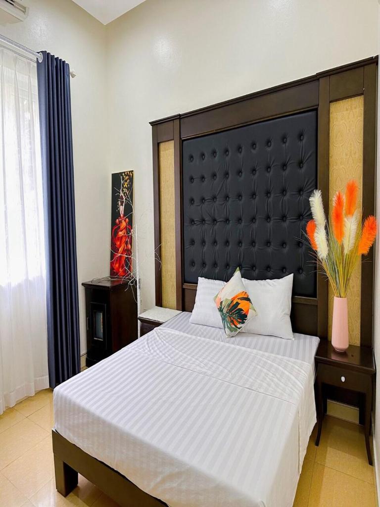 Homestay 8 ngủ bể bơi riêng - Tuần Châu