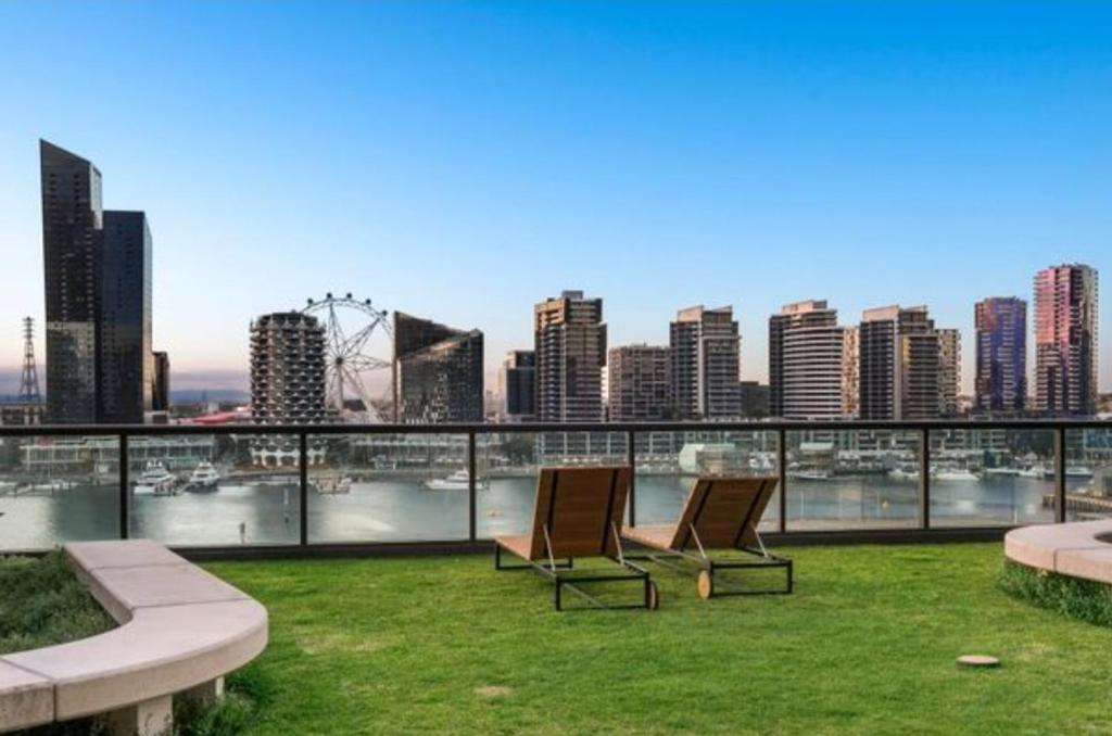 One bedroom apartment in Docklands photo 1