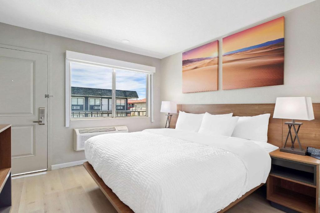 Clarion Pointe Ridgecrest near China Lake Naval Station image