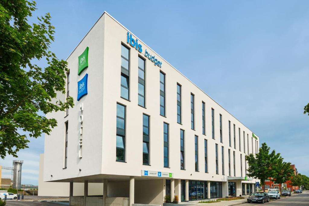 Ibis Styles Singen - Tap to explore photos