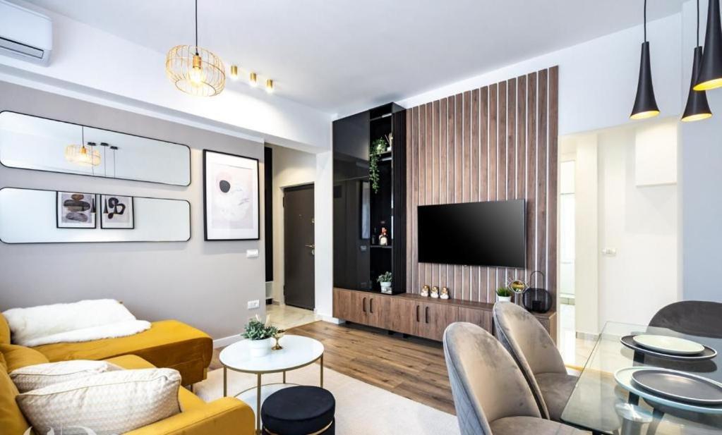 Majestic Apartament with View in Magheru - Tap to explore photos