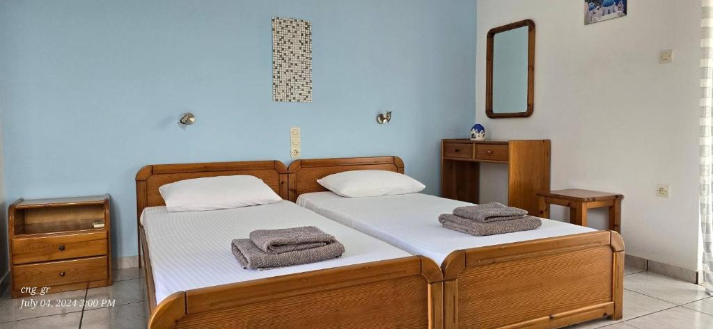 Ero Aegina Hospitality - Tap to explore photos