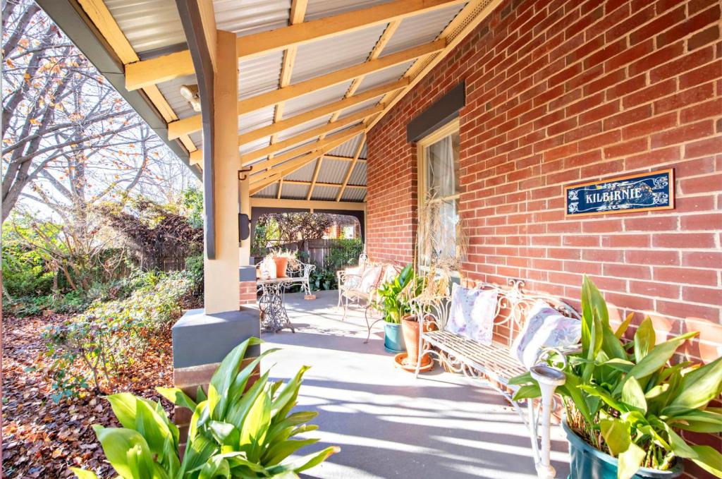 Kilbirnie - Stroll to CBD, Heritage, Sleeps 10 photo 3