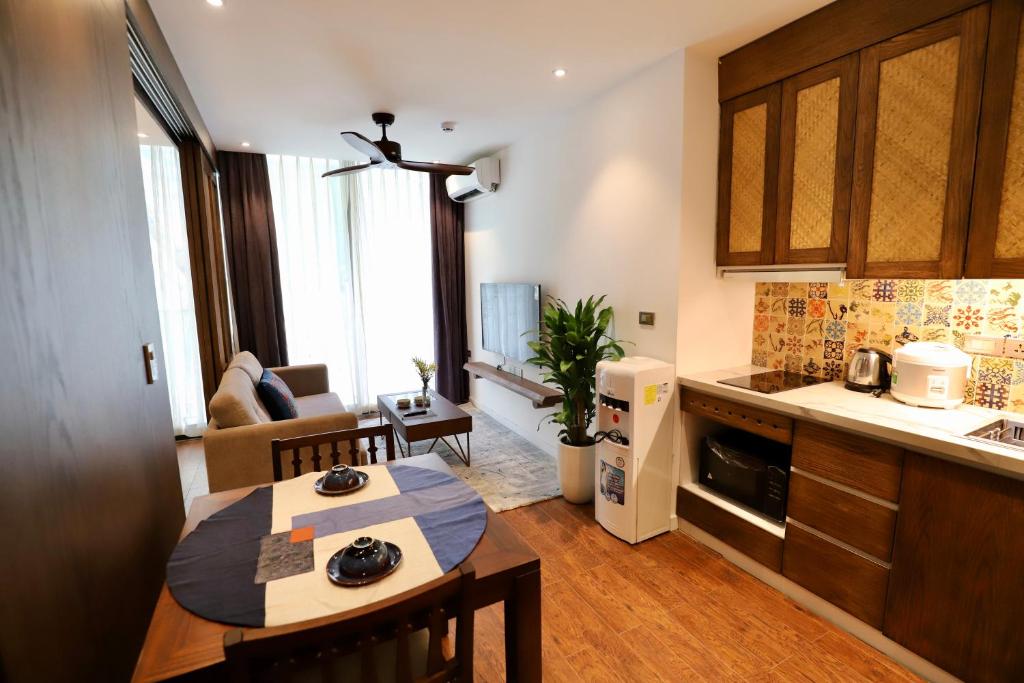 Ha Noi Tropical House 01 bedroom in the Old Quarter