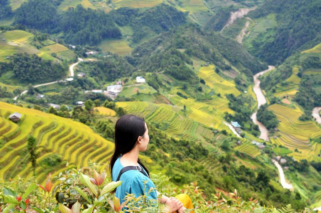 Trekking tour Mu Cang Chai hostel & Motorbikes for rent