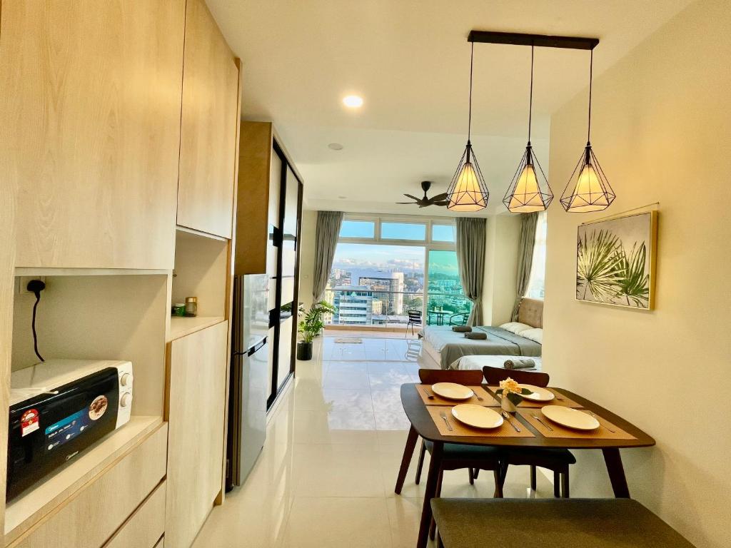 Kuching City Center Riverine Apartment With Balcony and Marvelous View - Tap to explore photos
