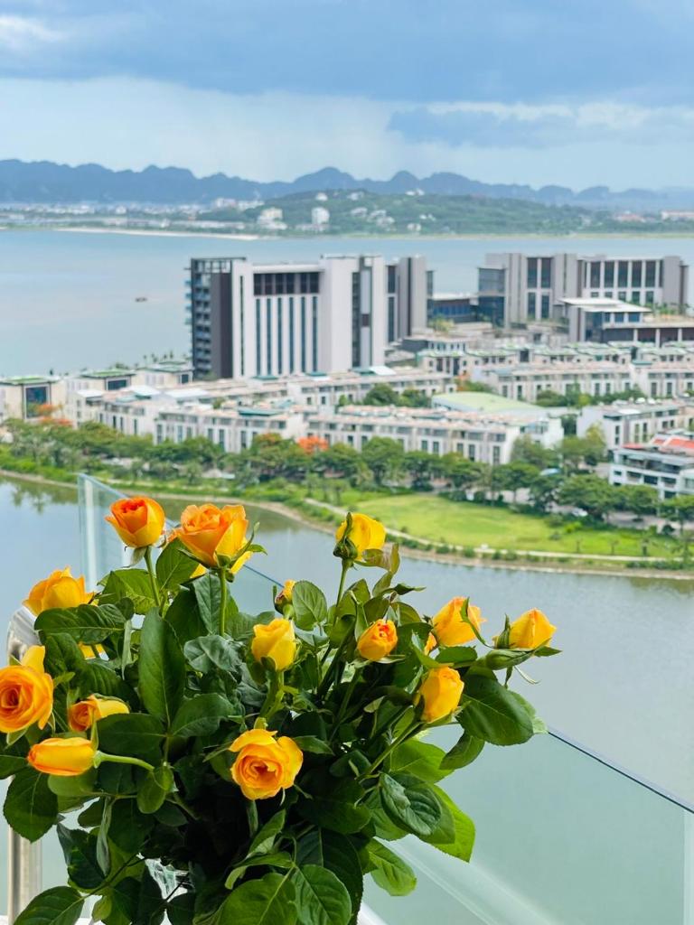 Lana's House Green Bay Ha Long - Near Marina Beach