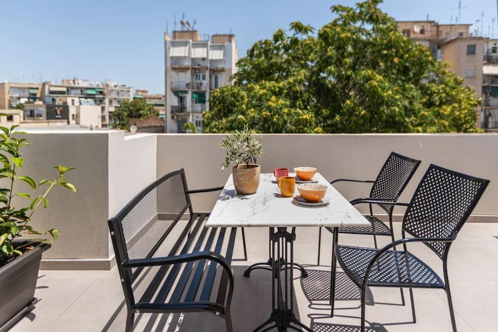 The Meta Stay - Rooftop Access Unique Suite, Athens