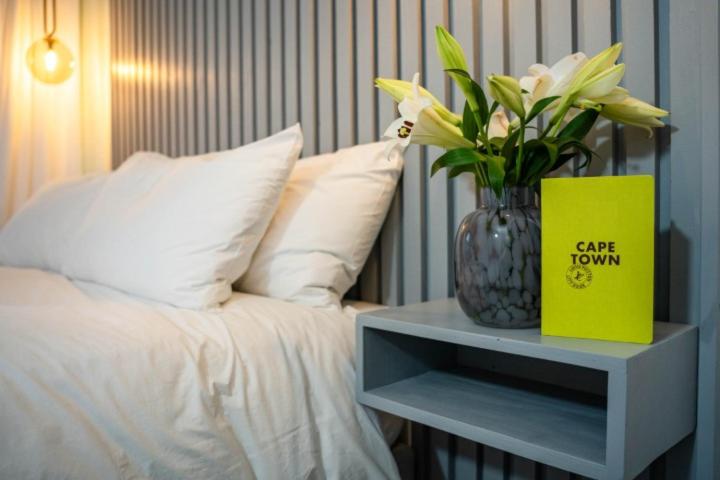 Camps Bay Luxury Apartment by Far Horizons - Tap to explore photos