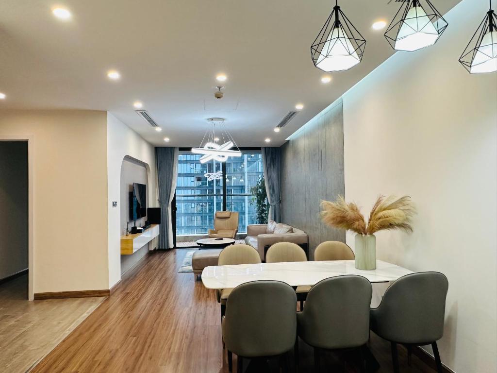 Serviced apartment in Vinhomes Metropolis