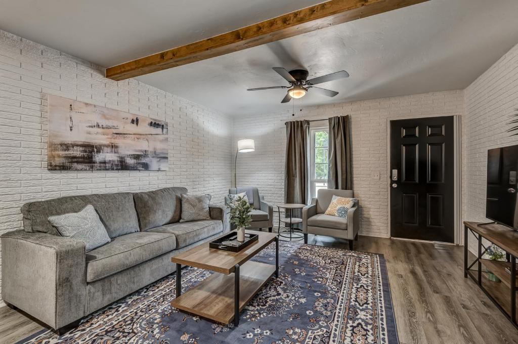 Lavish style 2BR in Stillwater with Free Parking and WiFi image