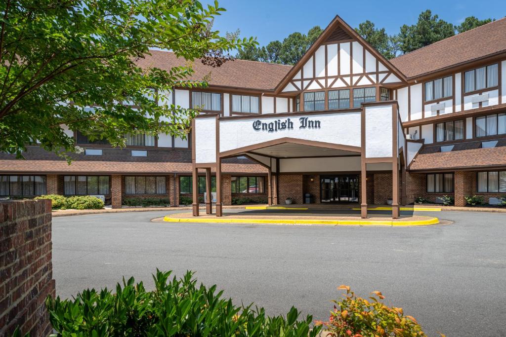 English Inn of Charlottesville image