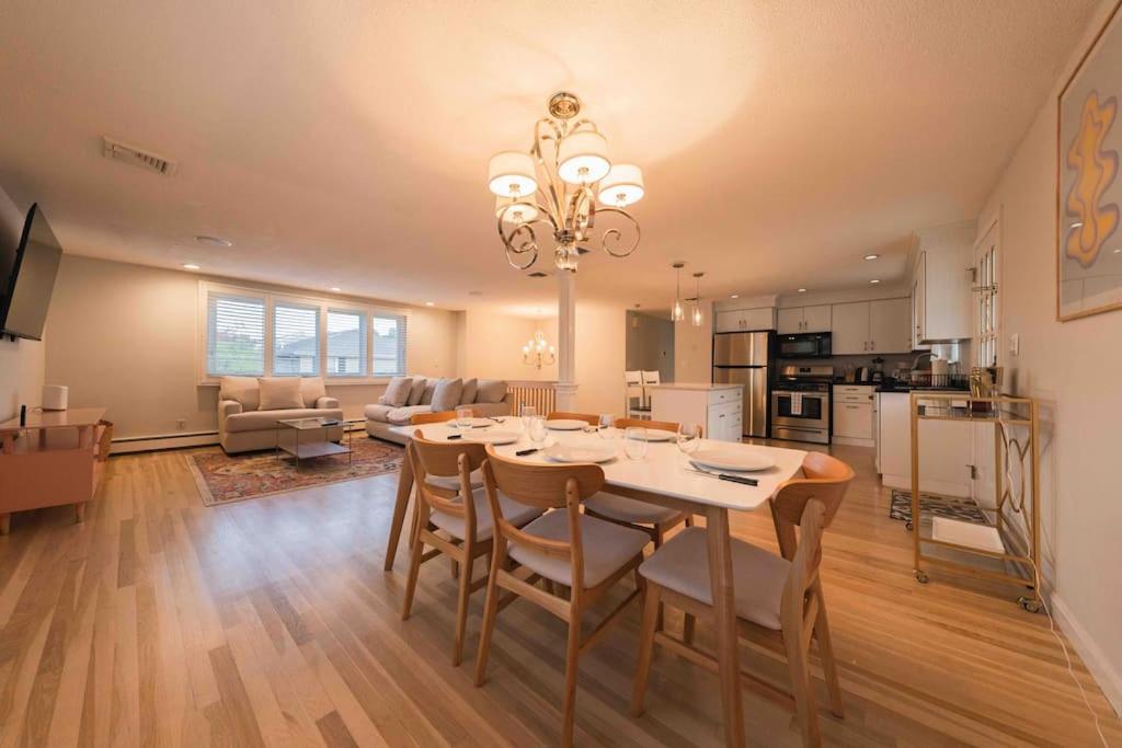 Boston Luxury 3BR-Near Airport-Beach image