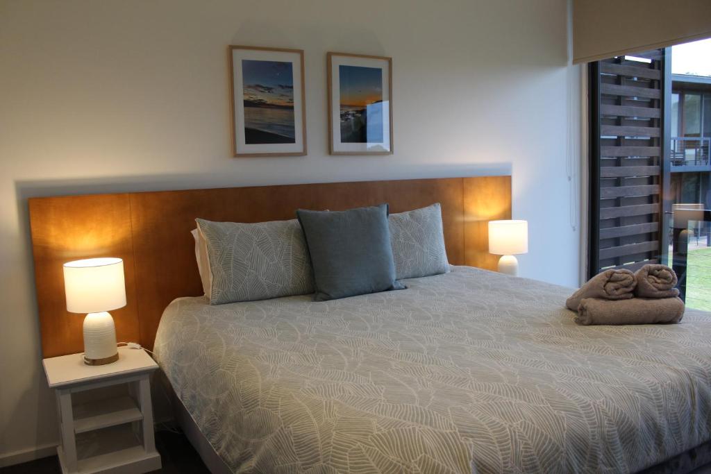 Coastal Cove Retreat - with heated pool near Hot Springs & Golf photo 1