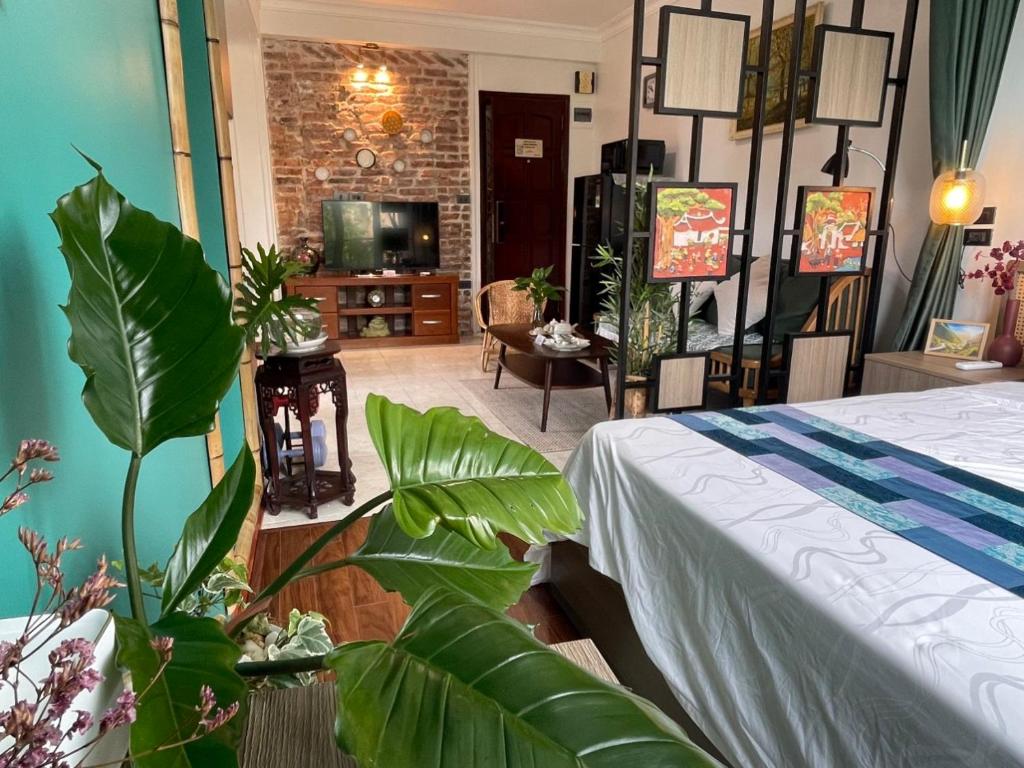 Zeit Home 304, trung tâm Phố Cổ Hà Nội, view Con đường Gốm Sứ, 2 Phòng Ngủ / Free Wifi