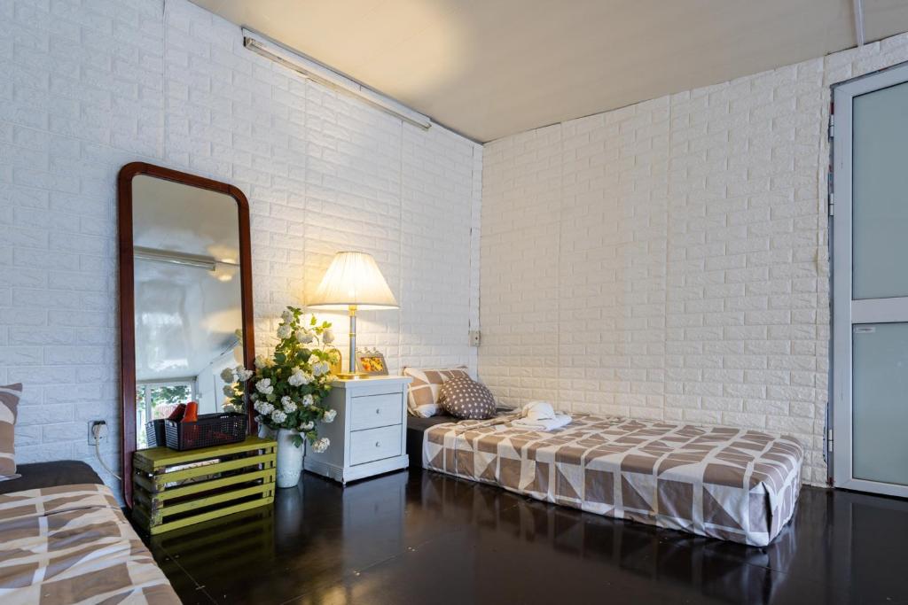 Alley 19th - Free Breakfast and Tours