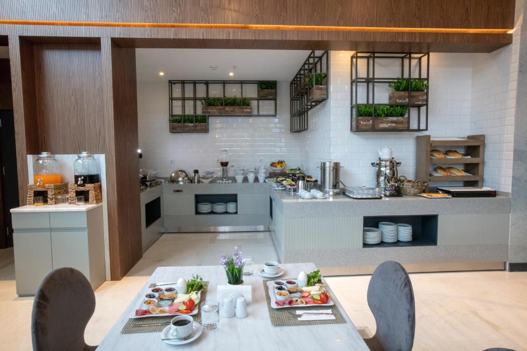 ibis Styles Izmir Bornova, Konak
