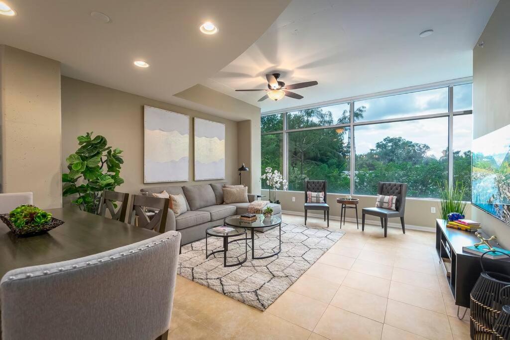 Stunning & Luxurious 2Bed 2Bath Open floor plan image