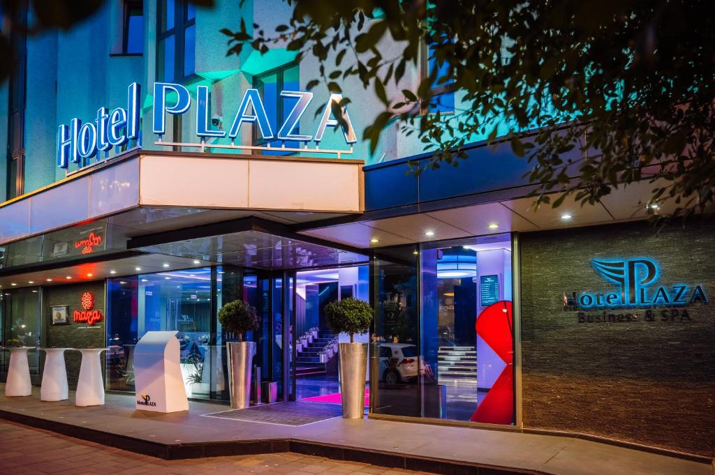 Plaza V Executive Hotel, Balauseri