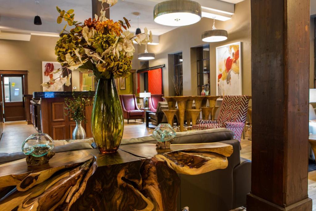 Jackson Park Inn, an Ascend Collection Hotel - Tap to explore photos