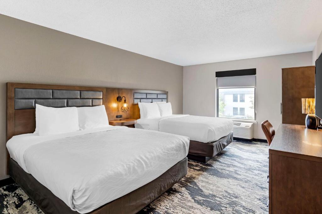 Best Western Plus Bourbonnais Hotel & Suites - Tap to explore photos