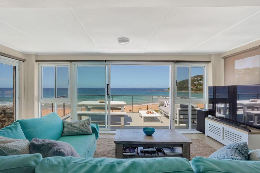 Rocklands Palm Beach front