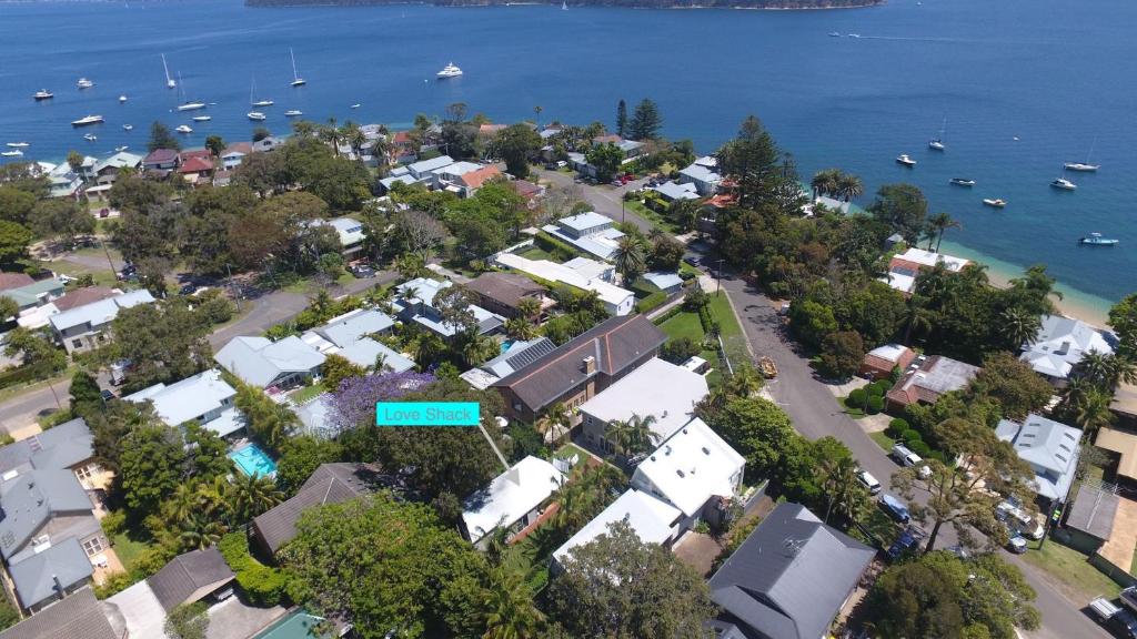 The Love Shack Iluka Rd photo 1