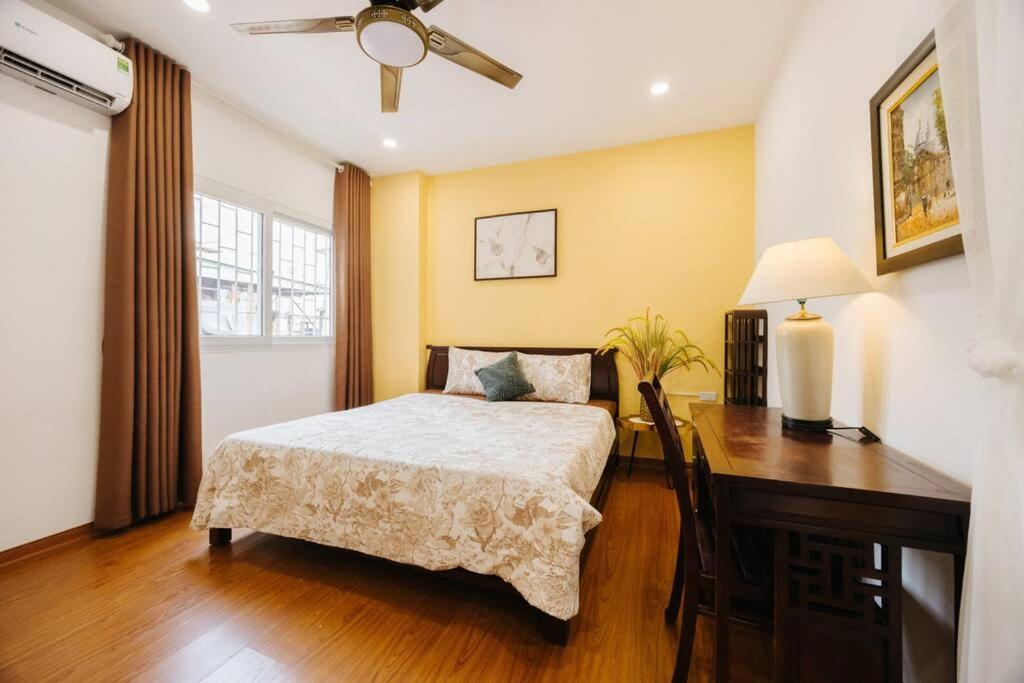 Entire big house w 5 beds w Center