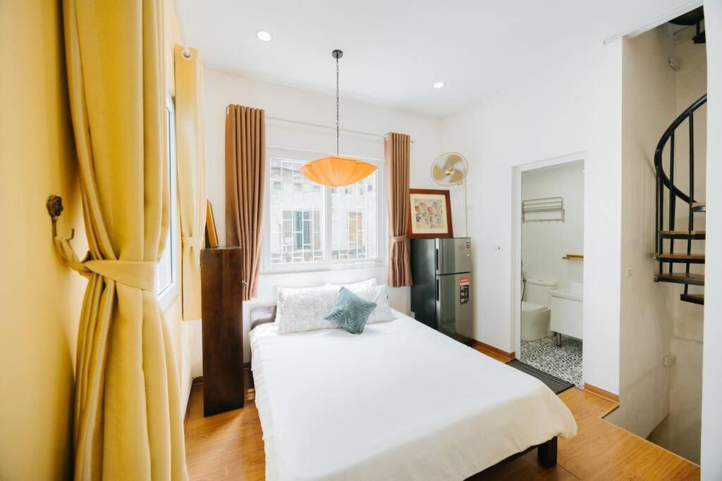 Entire big house w 5 beds w Center