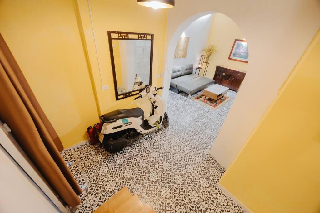 Entire big house w 5 beds w Center