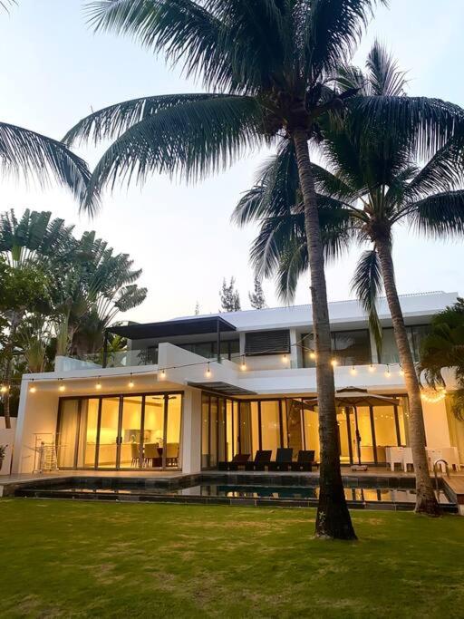 Luxury Villa Sanctuary Ho Tram Private Beach Resort