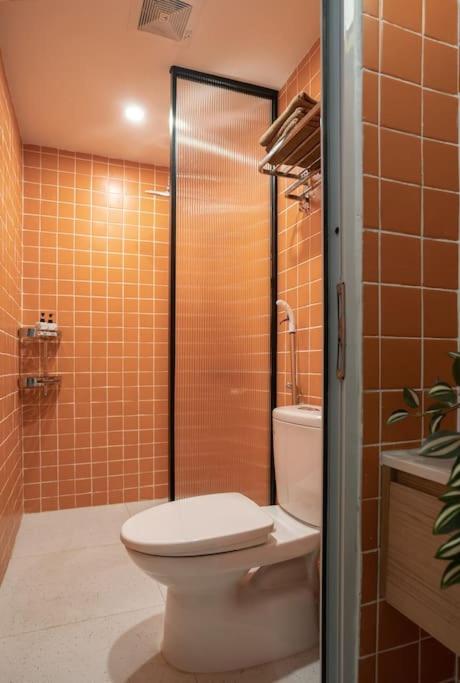 Lucy Homee 1 br up to 4 pax in Old Quarter