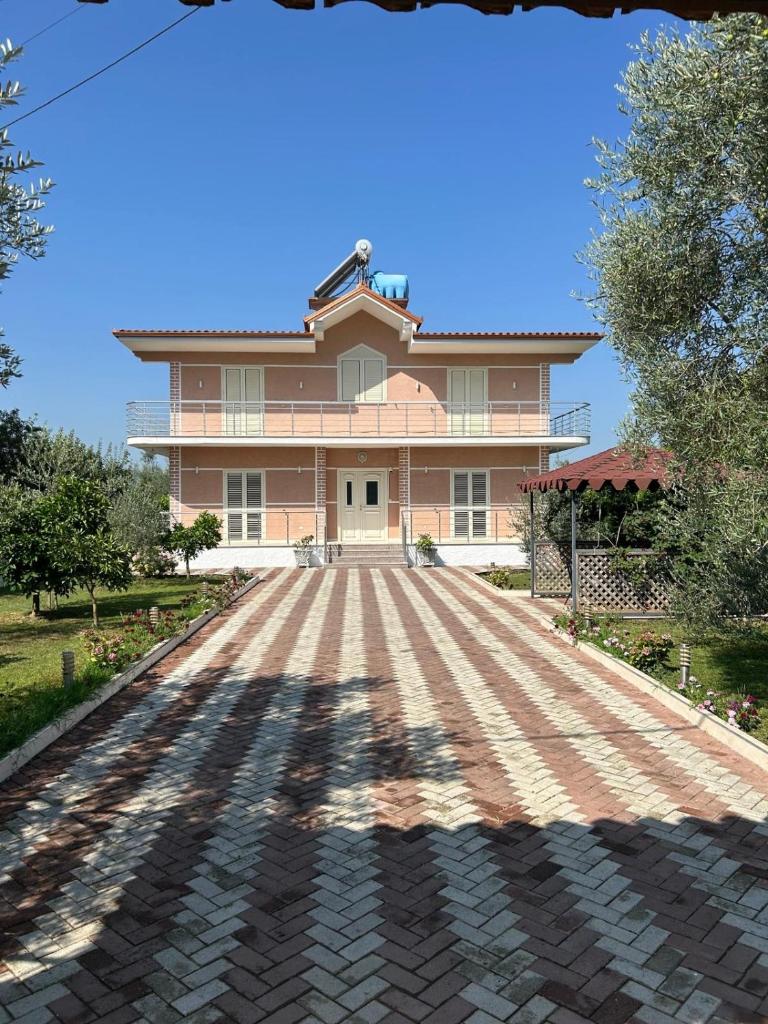 GS Villa photo 1