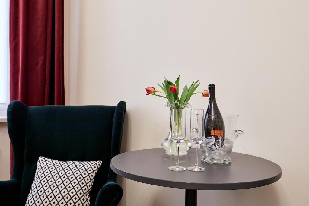 Piasek Elegant Apartments - Tap to explore photos