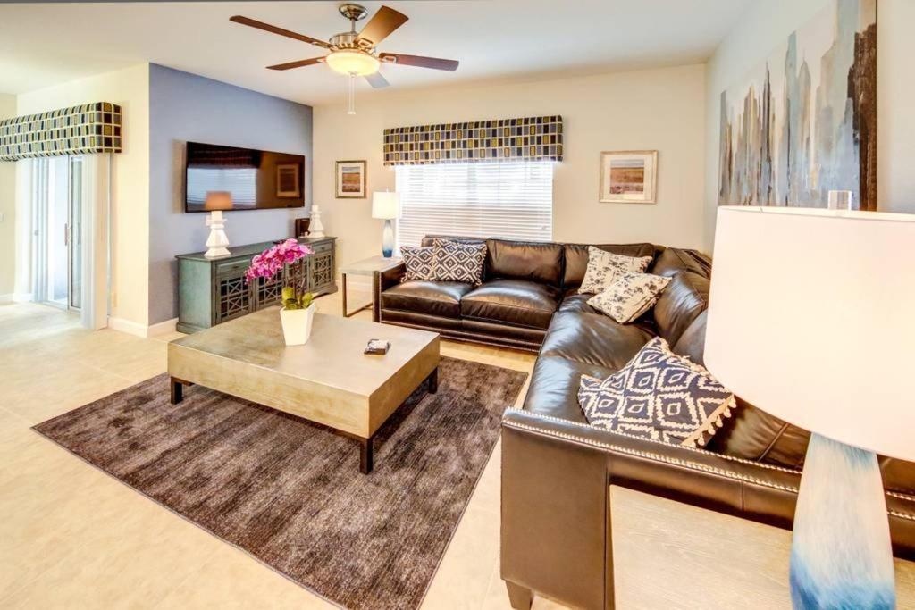 Storey Lake 4b3b Town Home With Private Pool image
