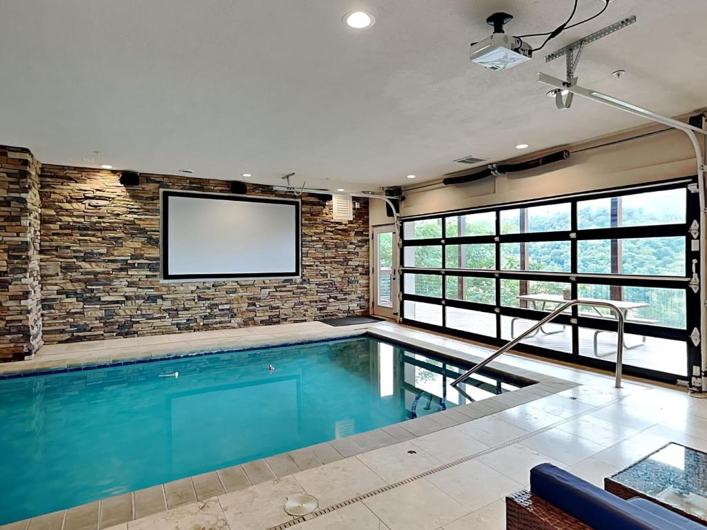 Splashtastic View Lodge by Jackson Mountain Rentals image