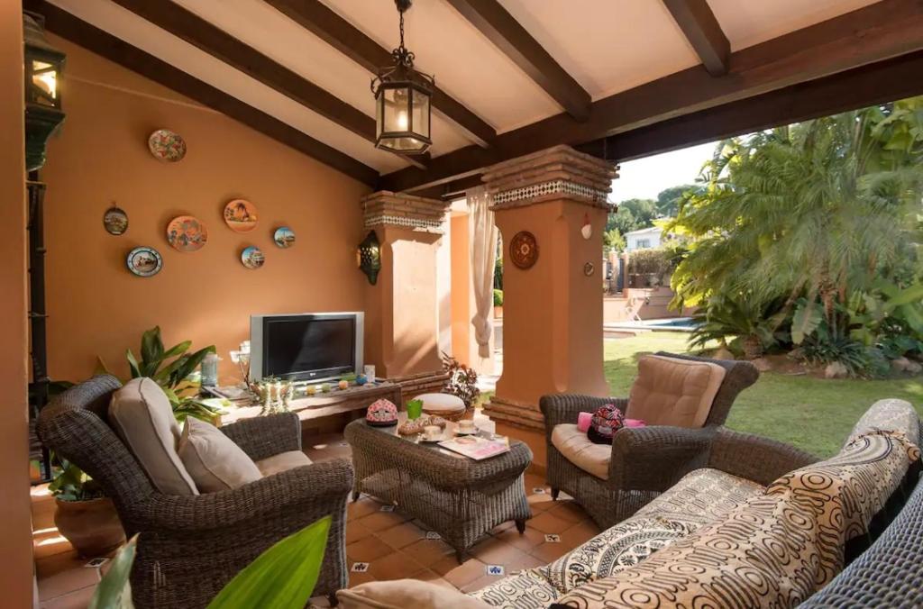 Villa Ana - Tap to explore photos