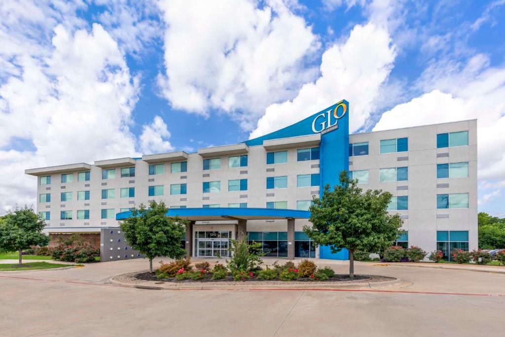 GLō Best Western DeSoto Dallas image