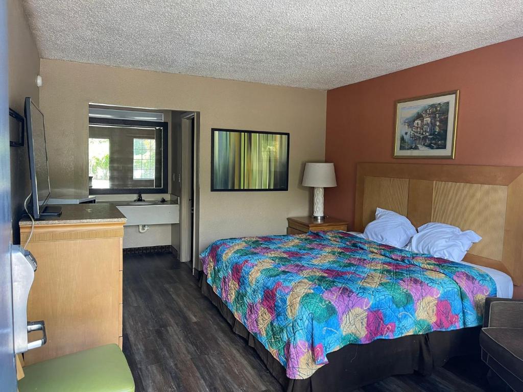 Jax Inn image