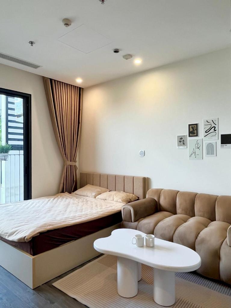 1BR Studio Vinhomes Apt Swimming Pool & Villa View