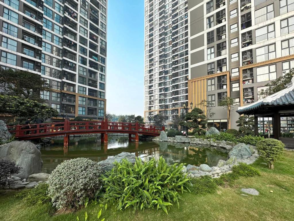 1BR Studio Vinhomes Apt Swimming Pool & Villa View