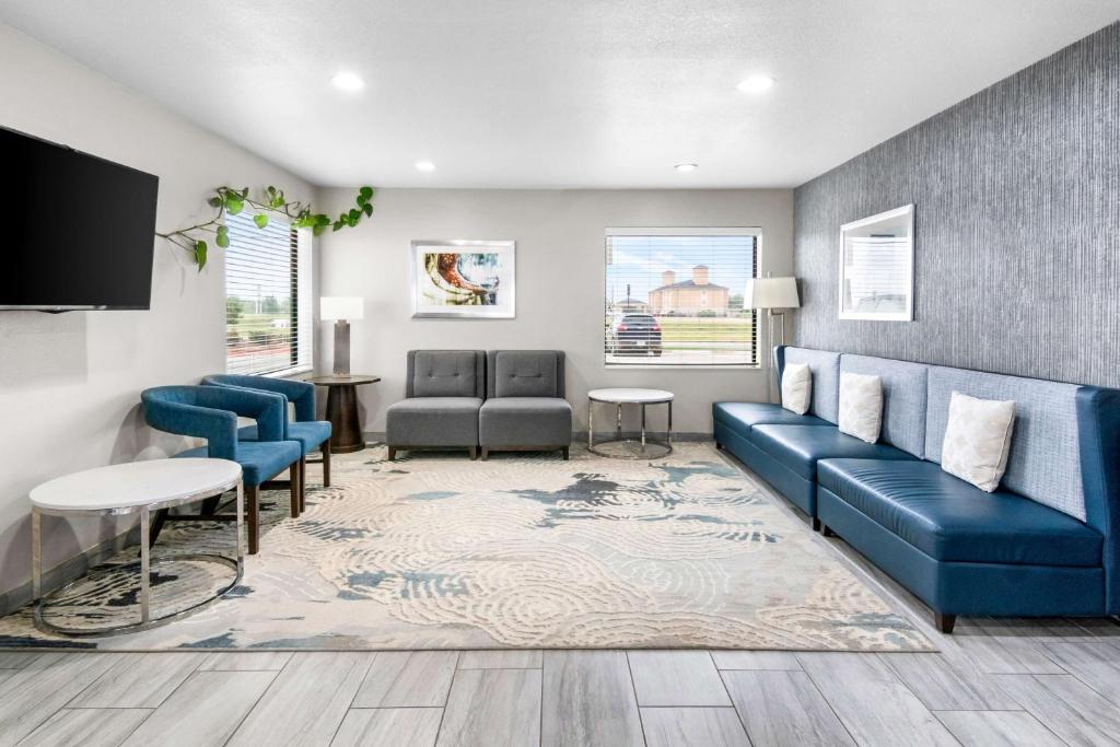 Best Western Abilene Inn & Suites image