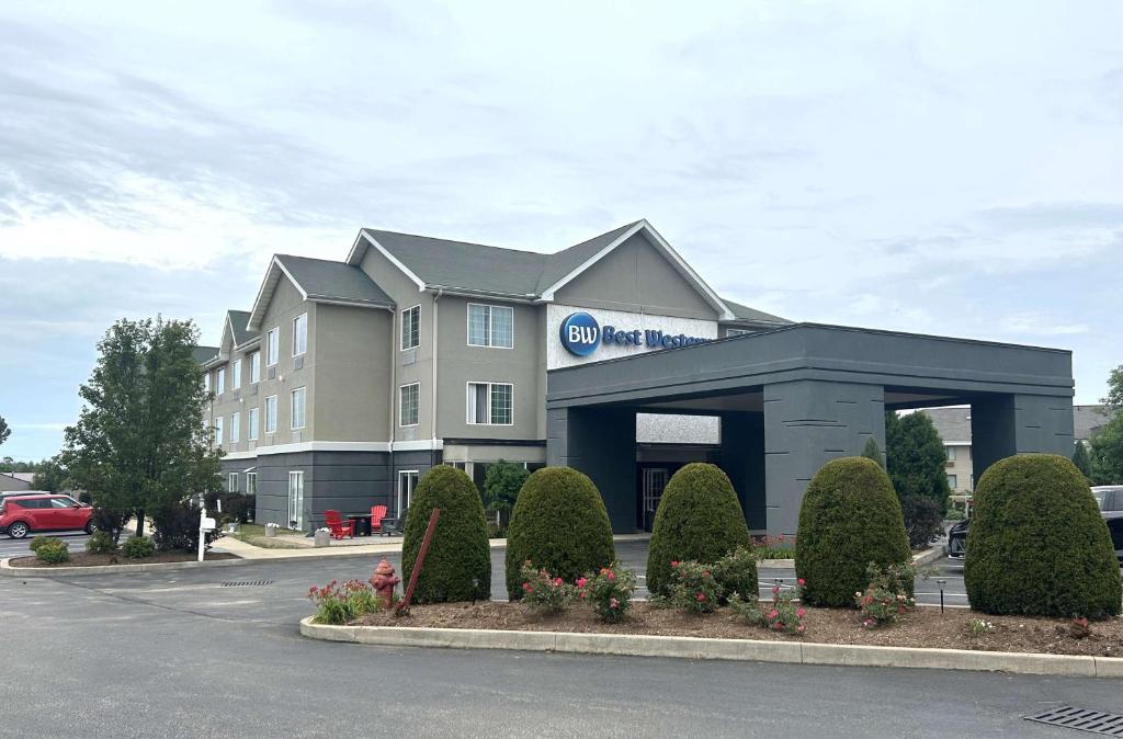Best Western Erie Inn & Suites image